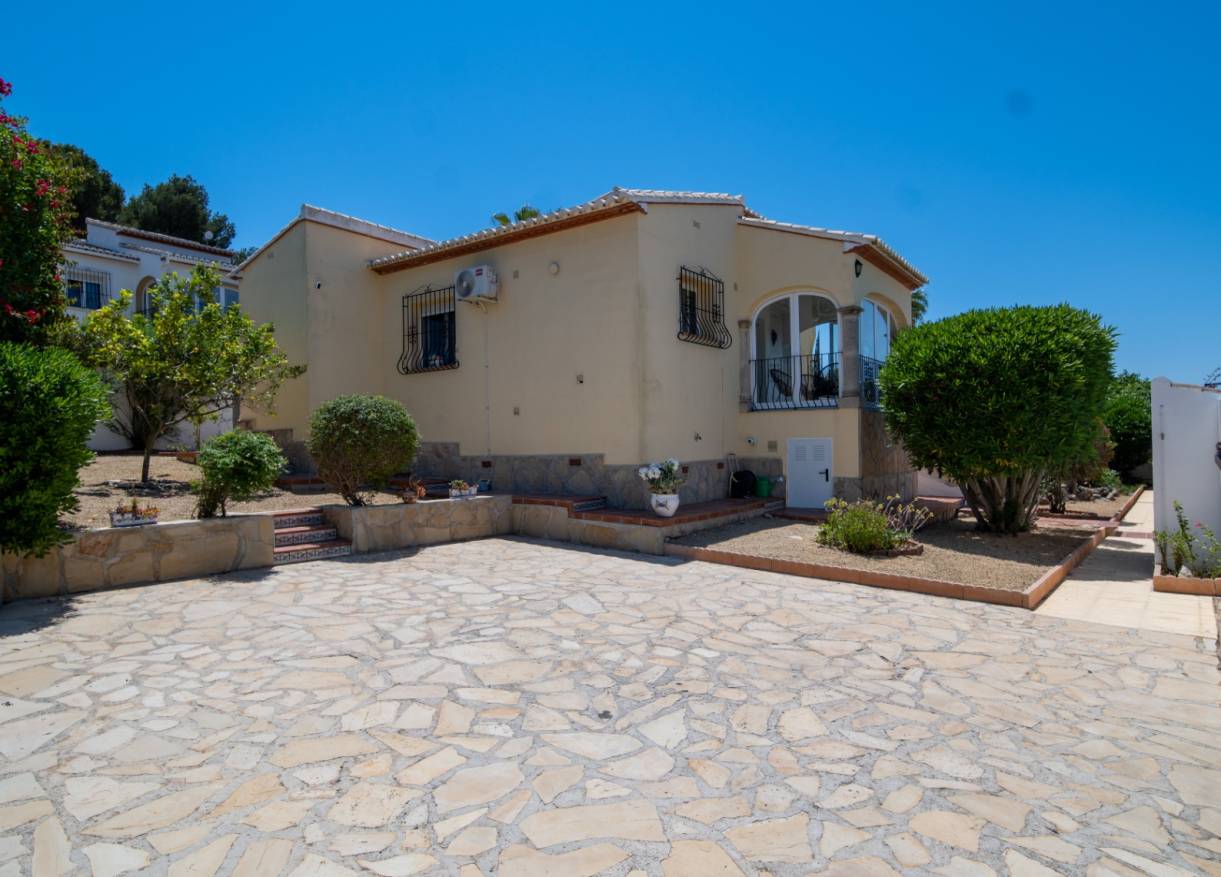Bestaand - Villa - Jávea