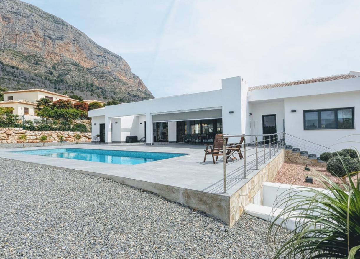 Bestaand - Villa - Jávea
