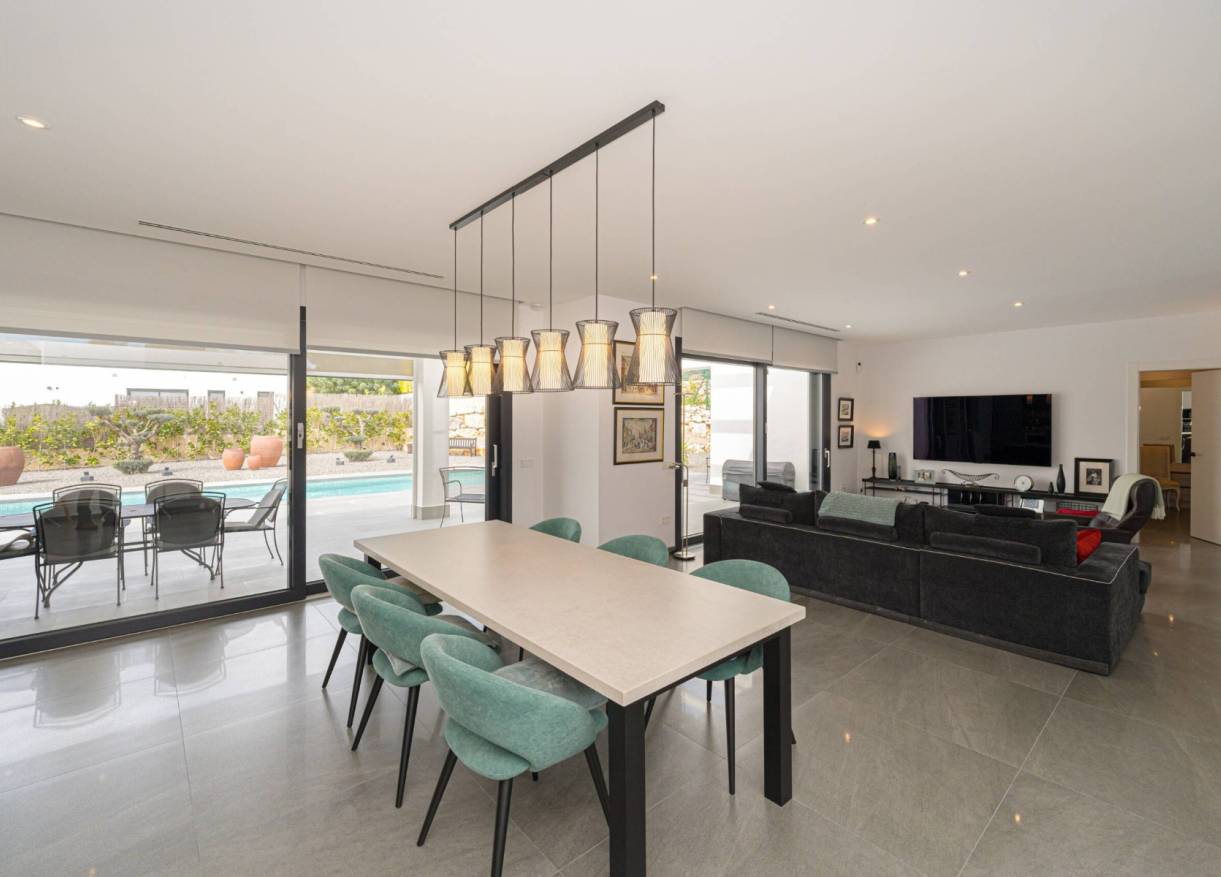 Bestaand - Villa - Jávea