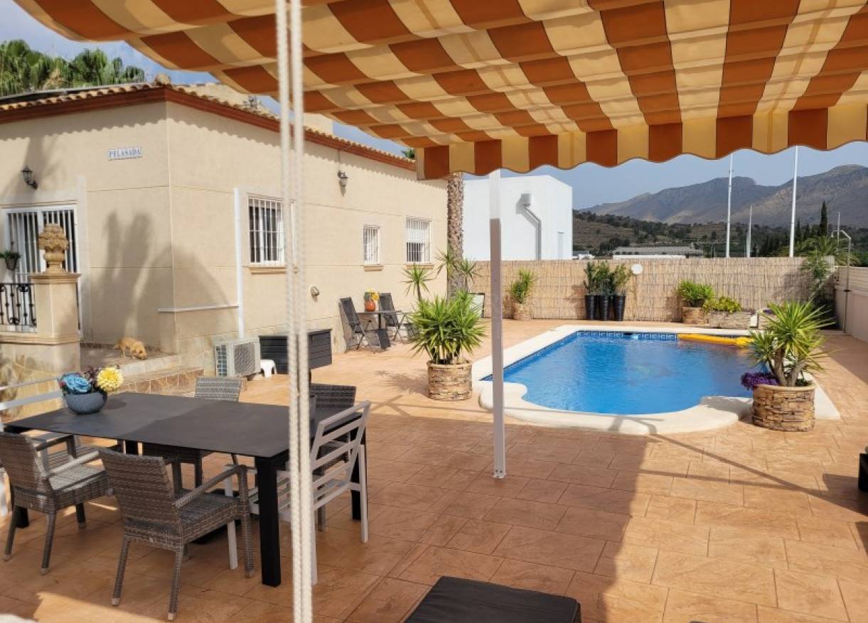 Bestaand - Villa - Hondón de las Nieves - Hondón de las Nieves / el Fondó de les Neus