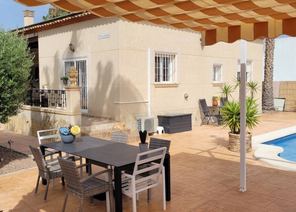 Bestaand - Villa - Hondón de las Nieves - Hondón de las Nieves / el Fondó de les Neus