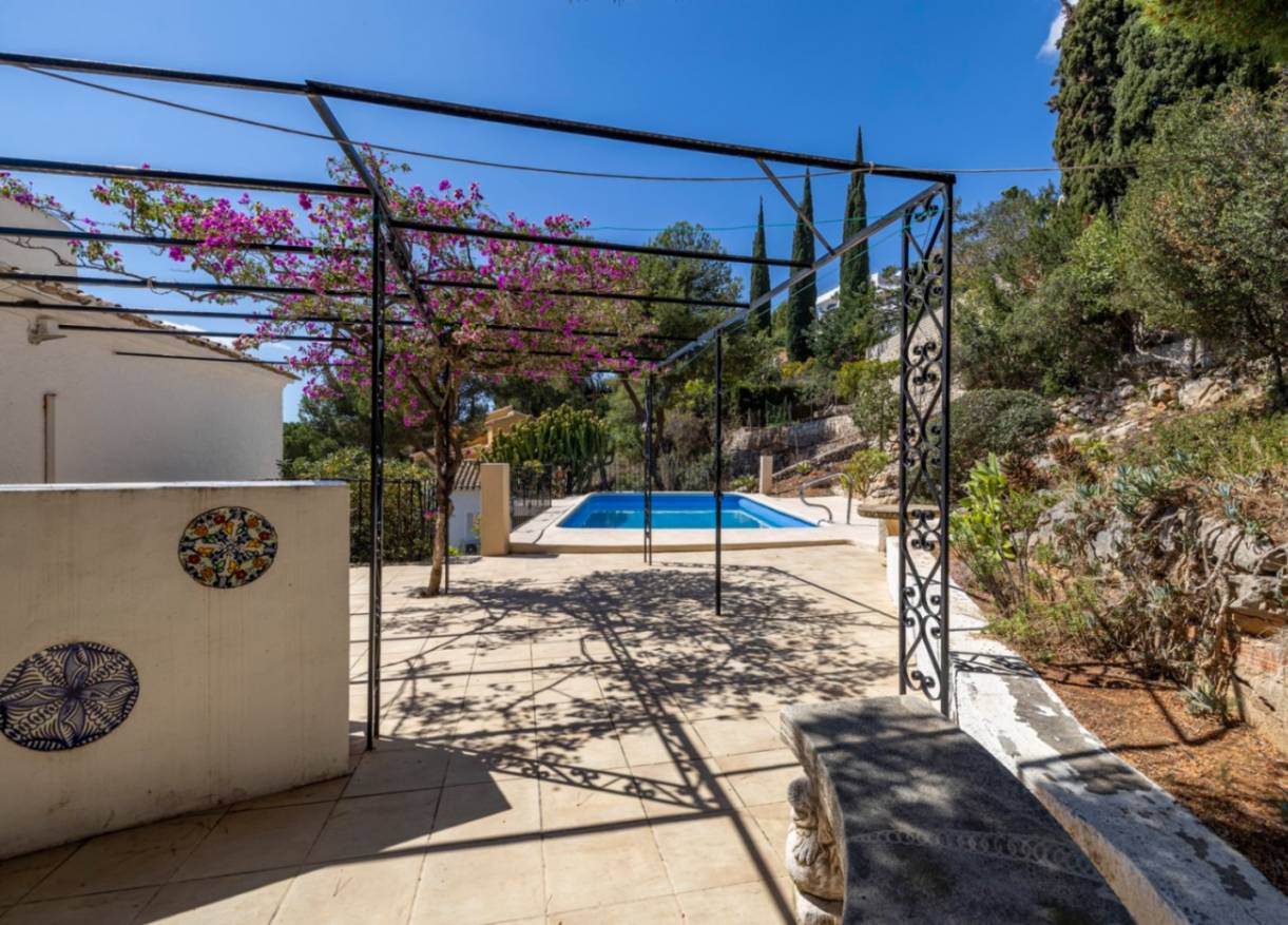 Bestaand - Villa - Jávea