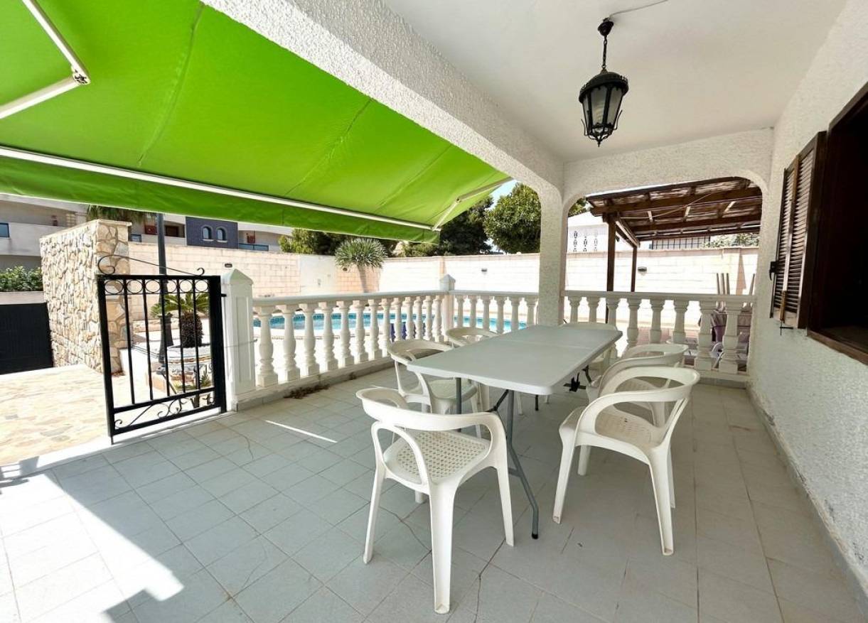 Bestaand - Villa - Orihuela Costa - La Zenia