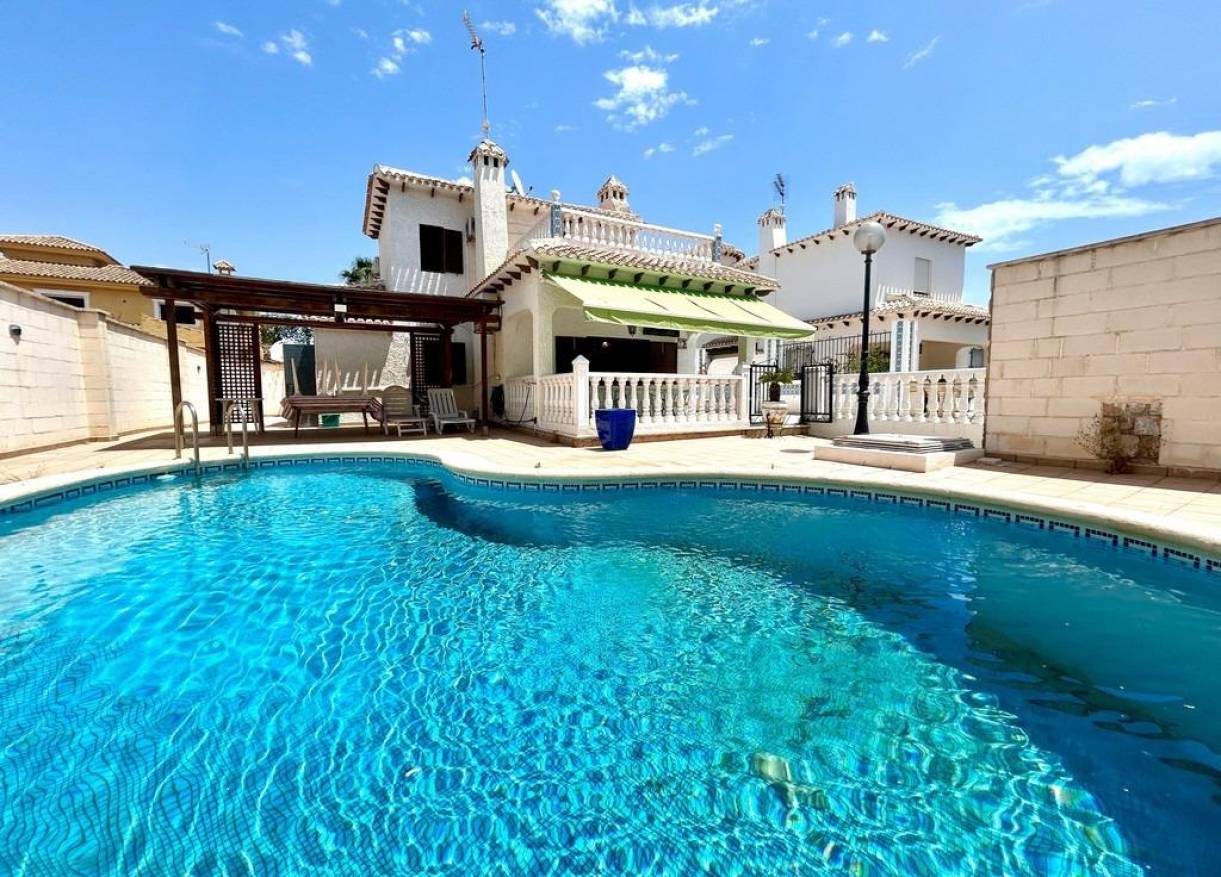 Bestaand - Villa - Orihuela Costa - La Zenia