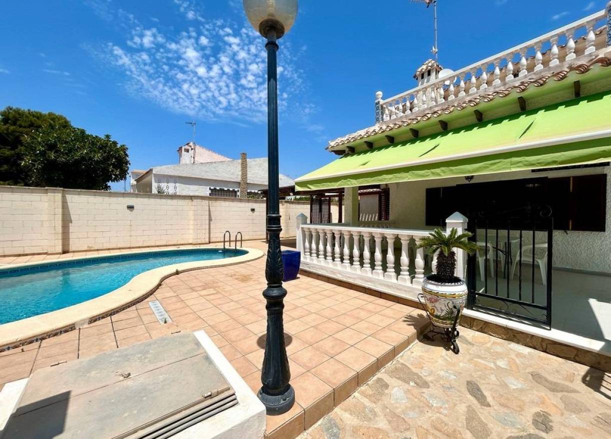 Bestaand - Villa - Orihuela Costa - La Zenia