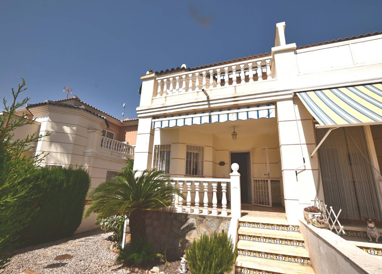 Bestaand - Townhouse / Semi-detached - Ciudad Quesada - La Fiesta