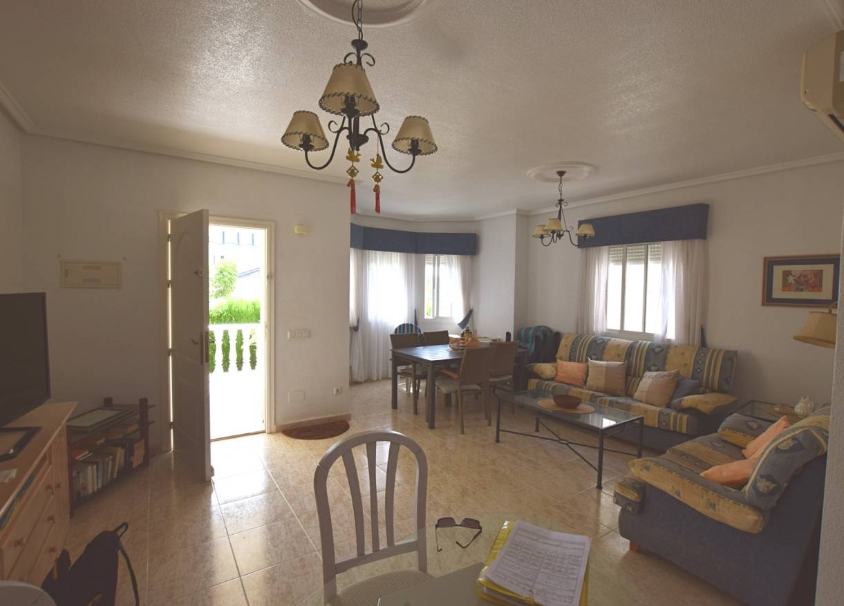 Bestaand - Townhouse / Semi-detached - Ciudad Quesada - La Fiesta