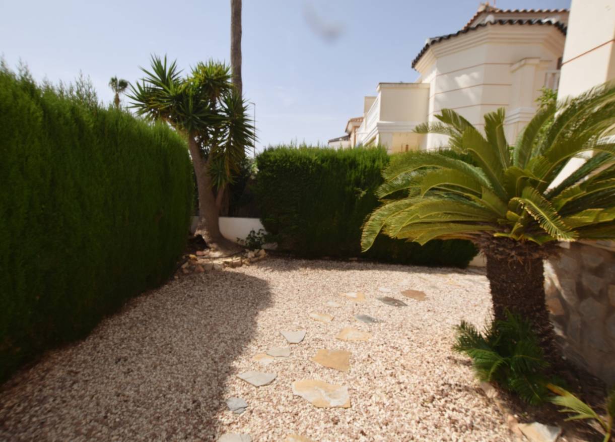 Bestaand - Townhouse / Semi-detached - Ciudad Quesada - La Fiesta