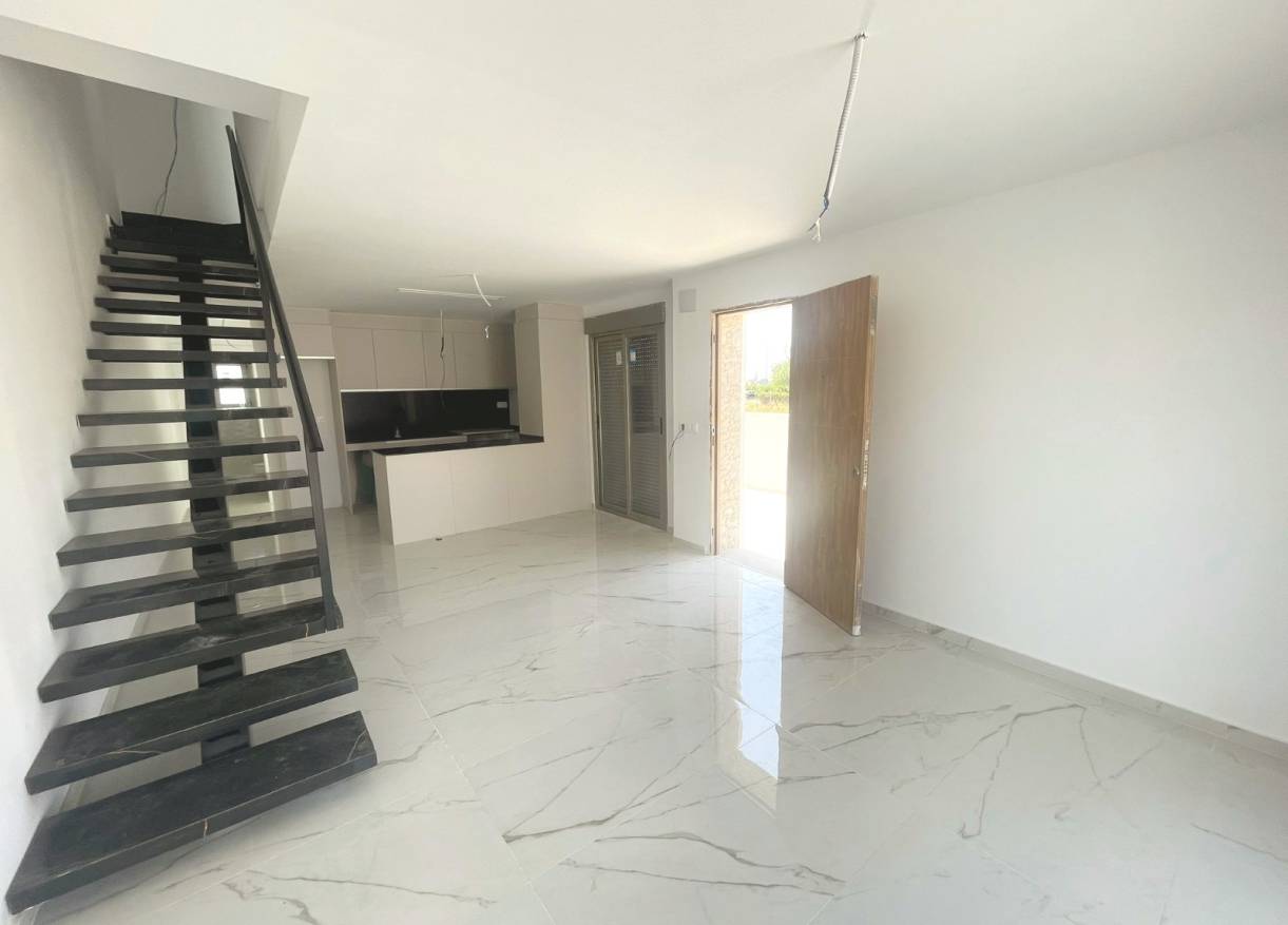 Bestaand - Townhouse / Semi-detached - Daya Nueva
