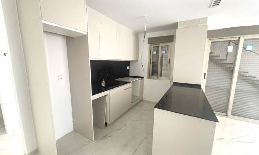 Bestaand - Townhouse / Semi-detached - Daya Nueva