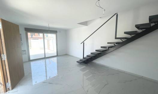 Bestaand - Townhouse / Semi-detached - Daya Nueva