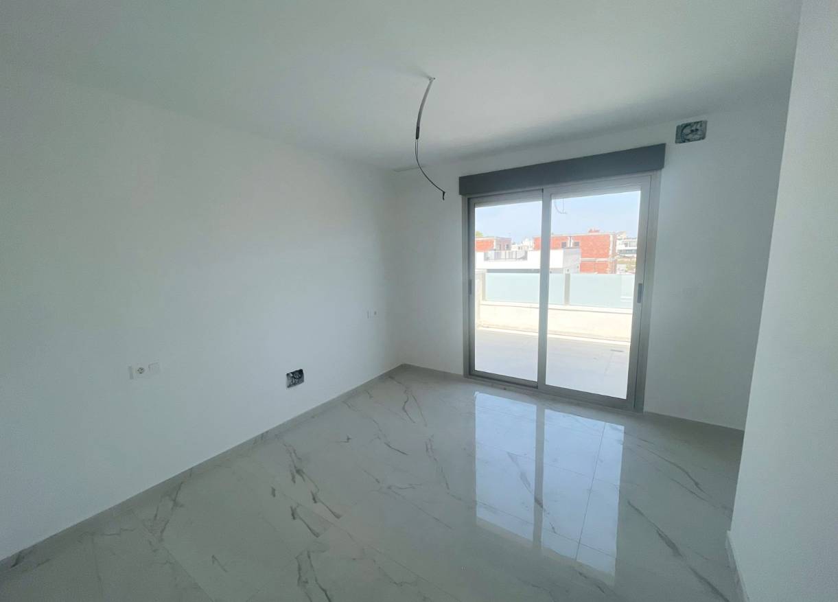 Bestaand - Townhouse / Semi-detached - Daya Nueva