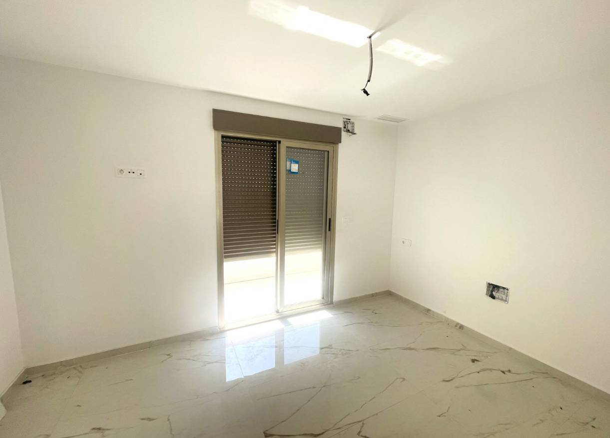 Bestaand - Townhouse / Semi-detached - Daya Nueva