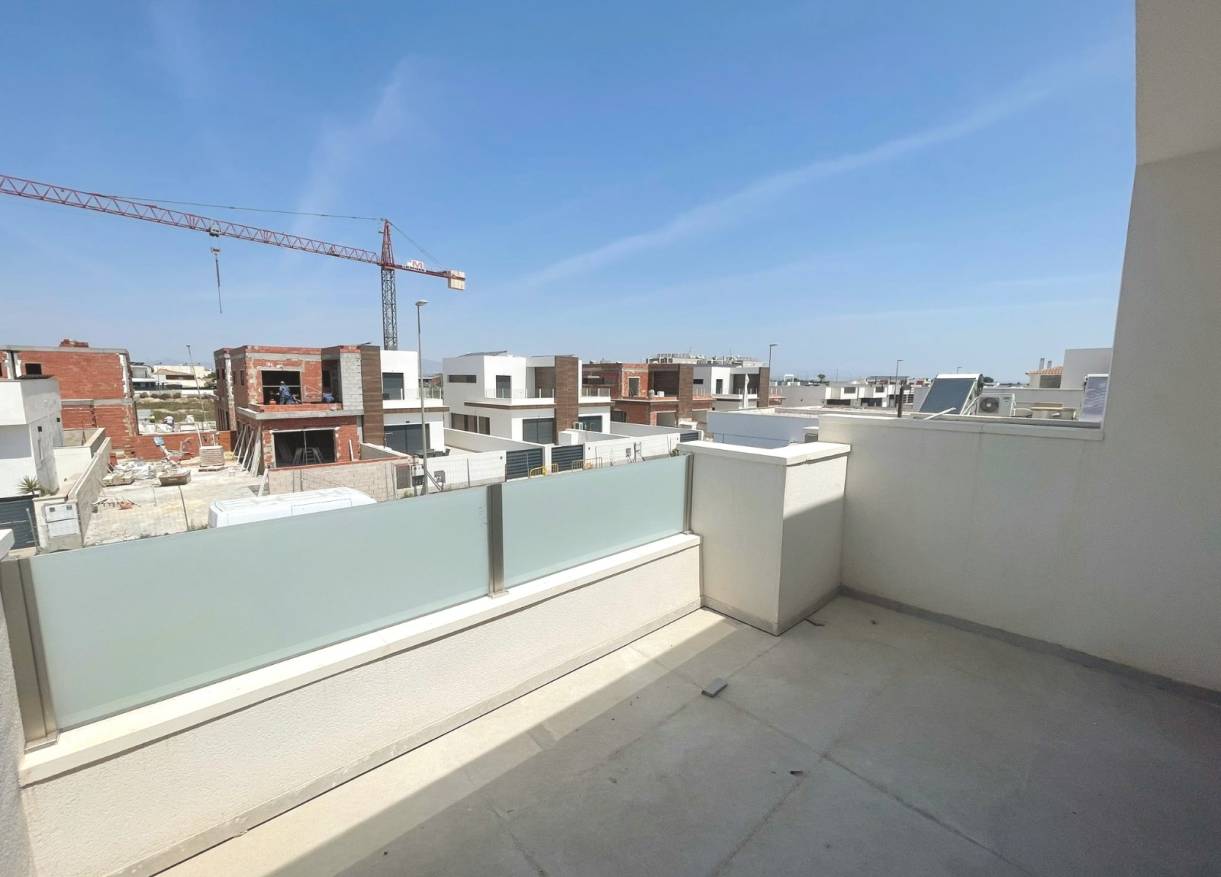 Bestaand - Townhouse / Semi-detached - Daya Nueva