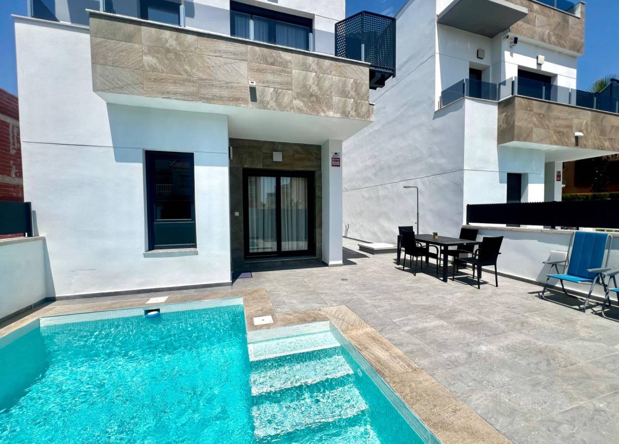 Bestaand - Villa - Torrevieja - La Siesta - El Salado - Torreta