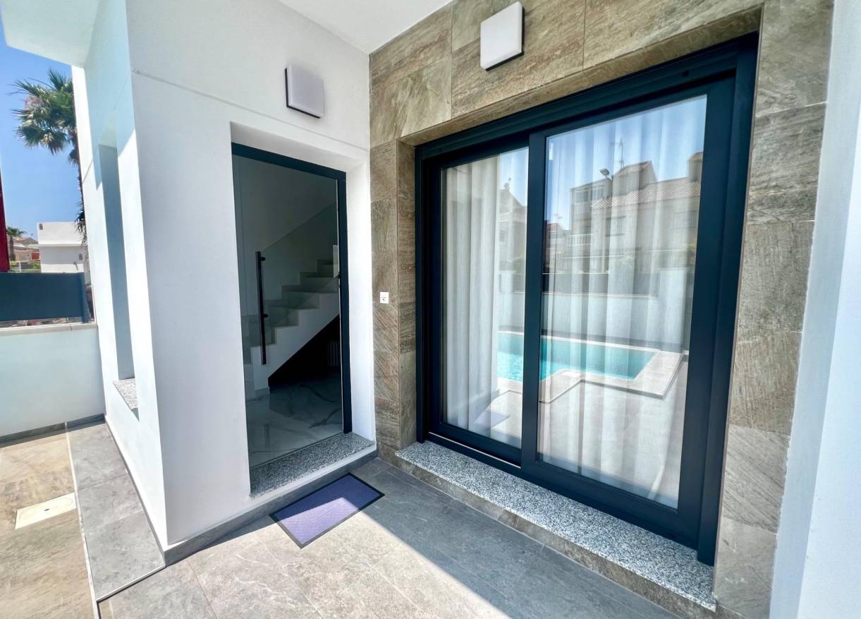 Bestaand - Villa - Torrevieja - La Siesta - El Salado - Torreta