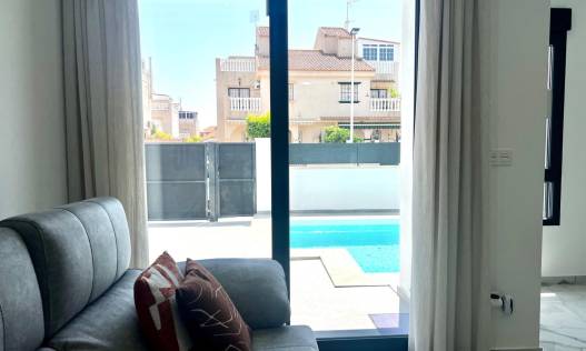 Bestaand - Villa - Torrevieja - La Siesta - El Salado - Torreta