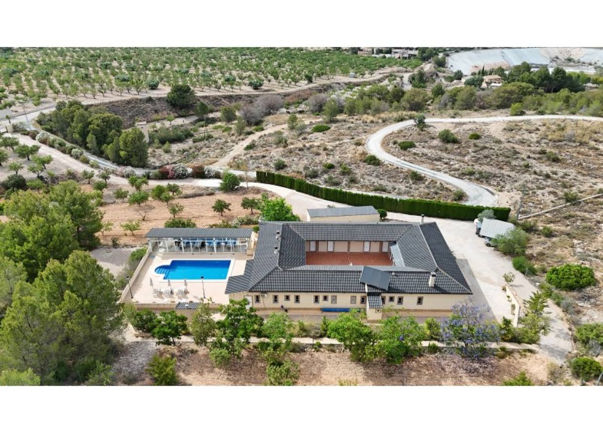 Bestaand - Villa - Hondón de las Nieves - Hondón de las Nieves / el Fondó de les Neus