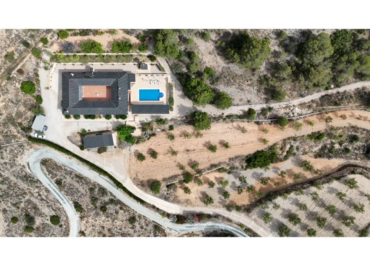Bestaand - Villa - Hondón de las Nieves - Hondón de las Nieves / el Fondó de les Neus