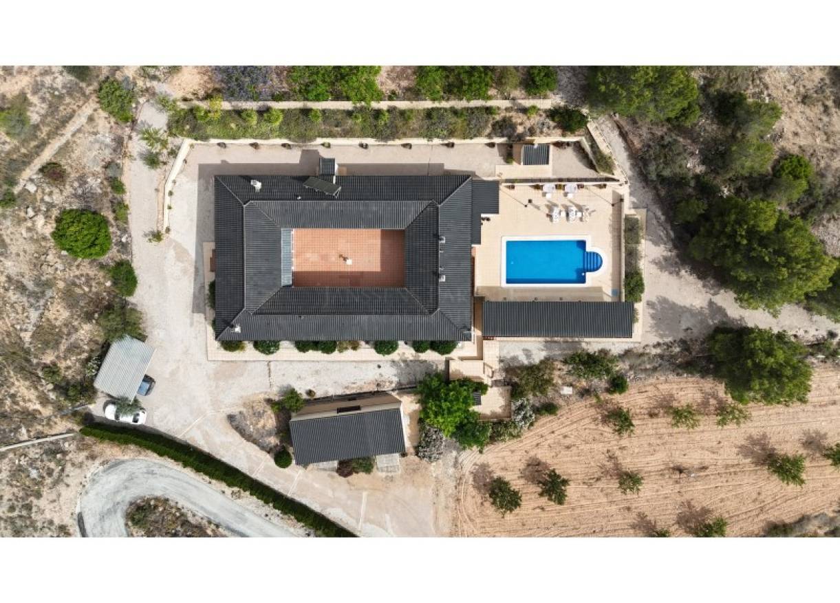 Bestaand - Villa - Hondón de las Nieves - Hondón de las Nieves / el Fondó de les Neus