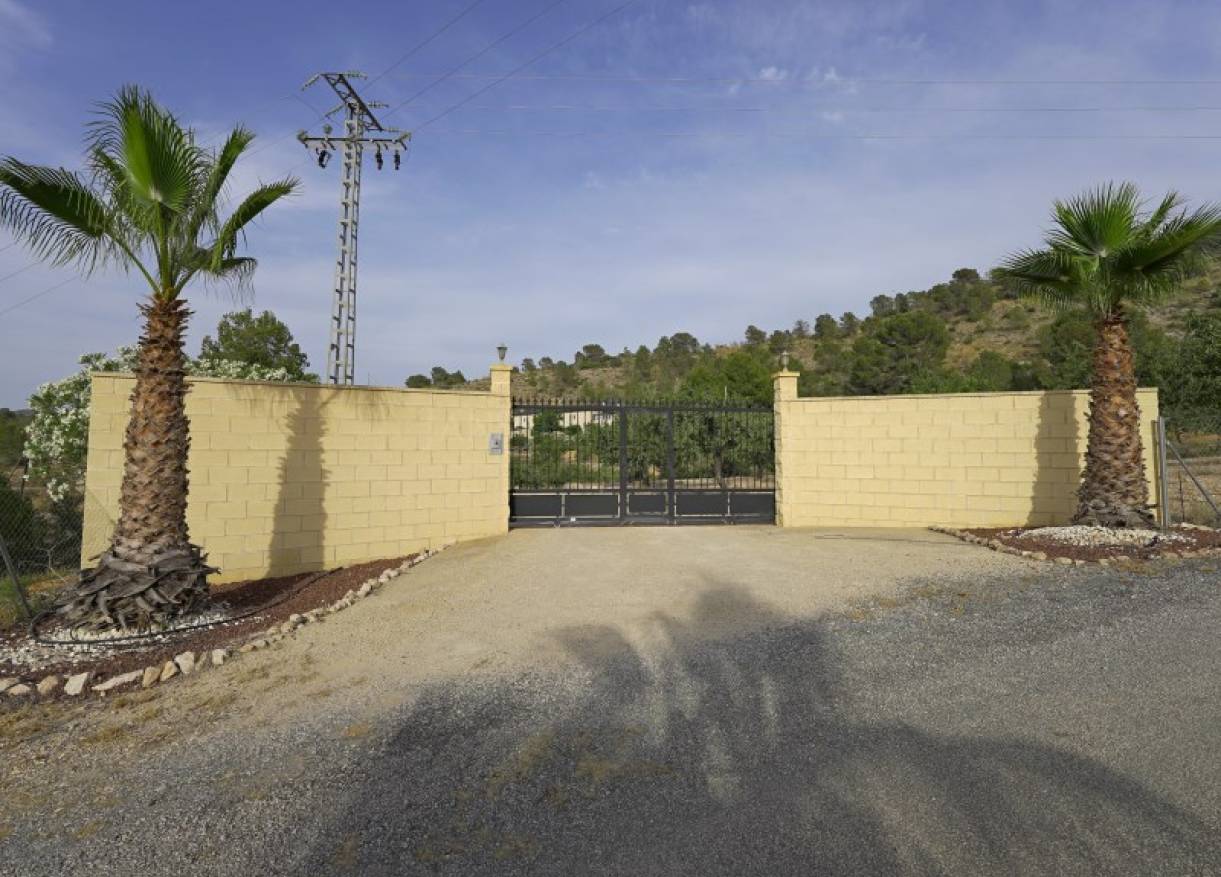 Bestaand - Villa - Hondón de las Nieves - Hondón de las Nieves / el Fondó de les Neus