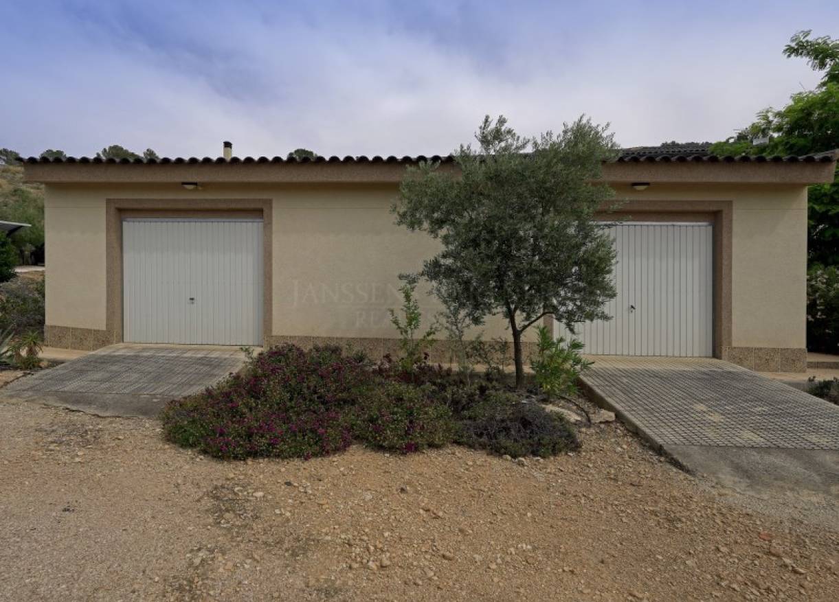 Bestaand - Villa - Hondón de las Nieves - Hondón de las Nieves / el Fondó de les Neus