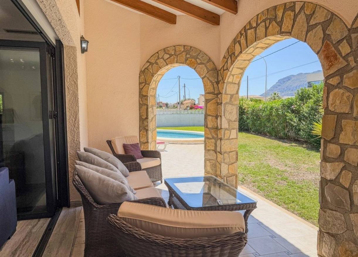 Bestaand - Villa - Denia