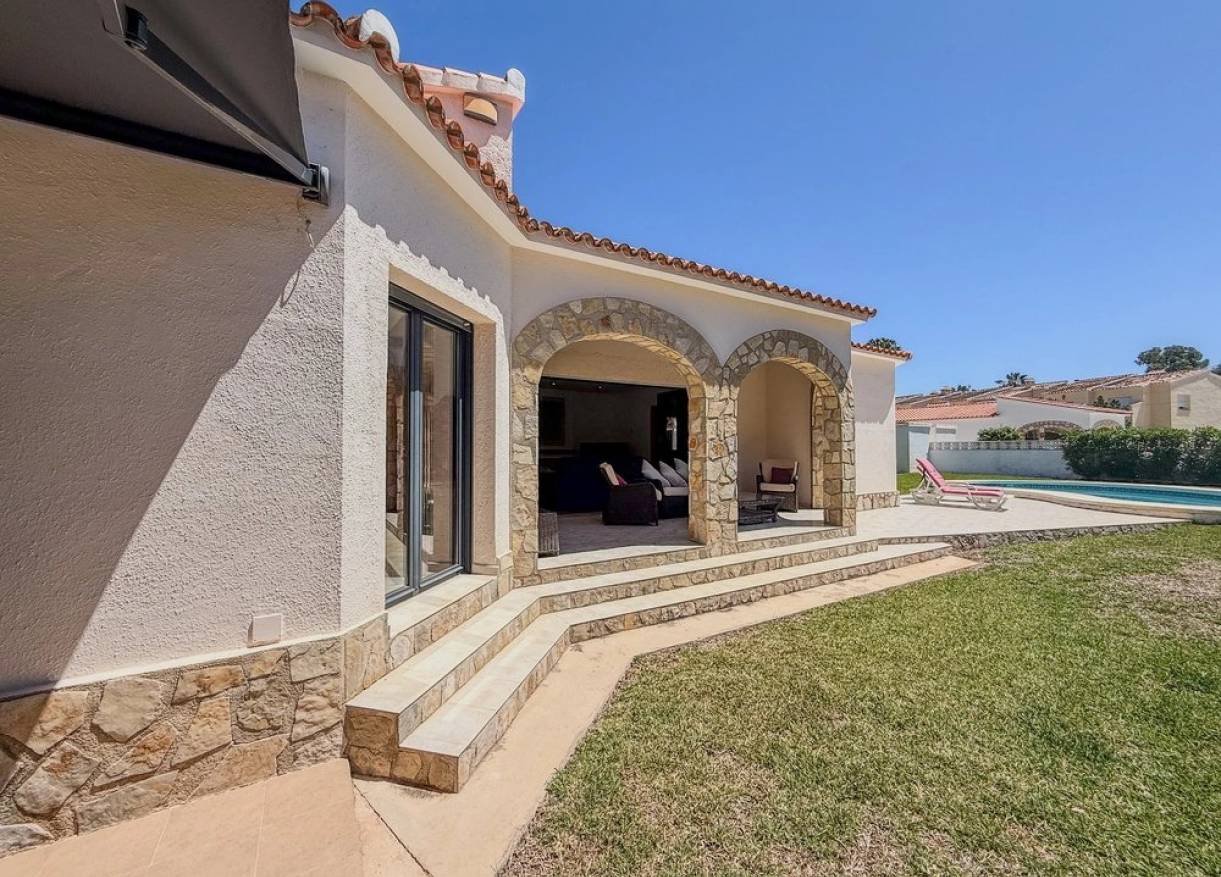 Bestaand - Villa - Denia