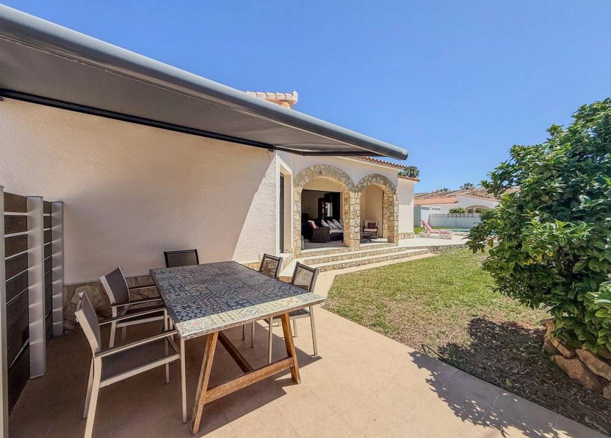 Bestaand - Villa - Denia