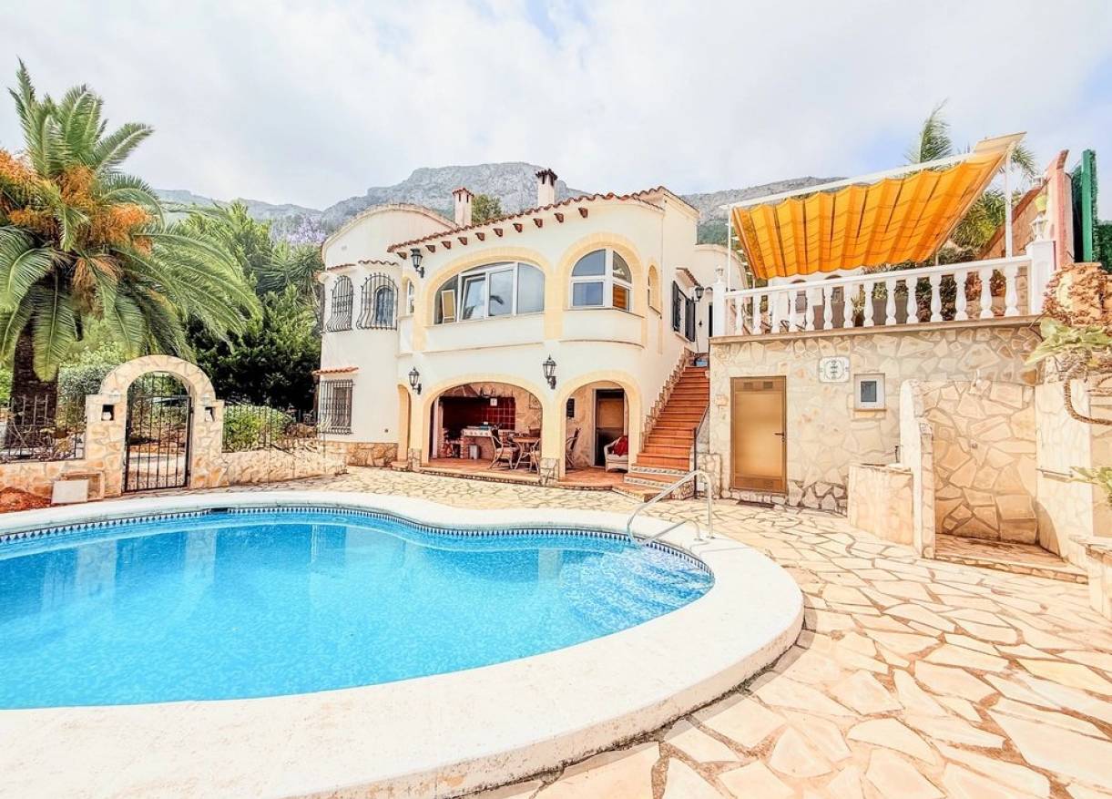 Bestaand - Villa - Denia