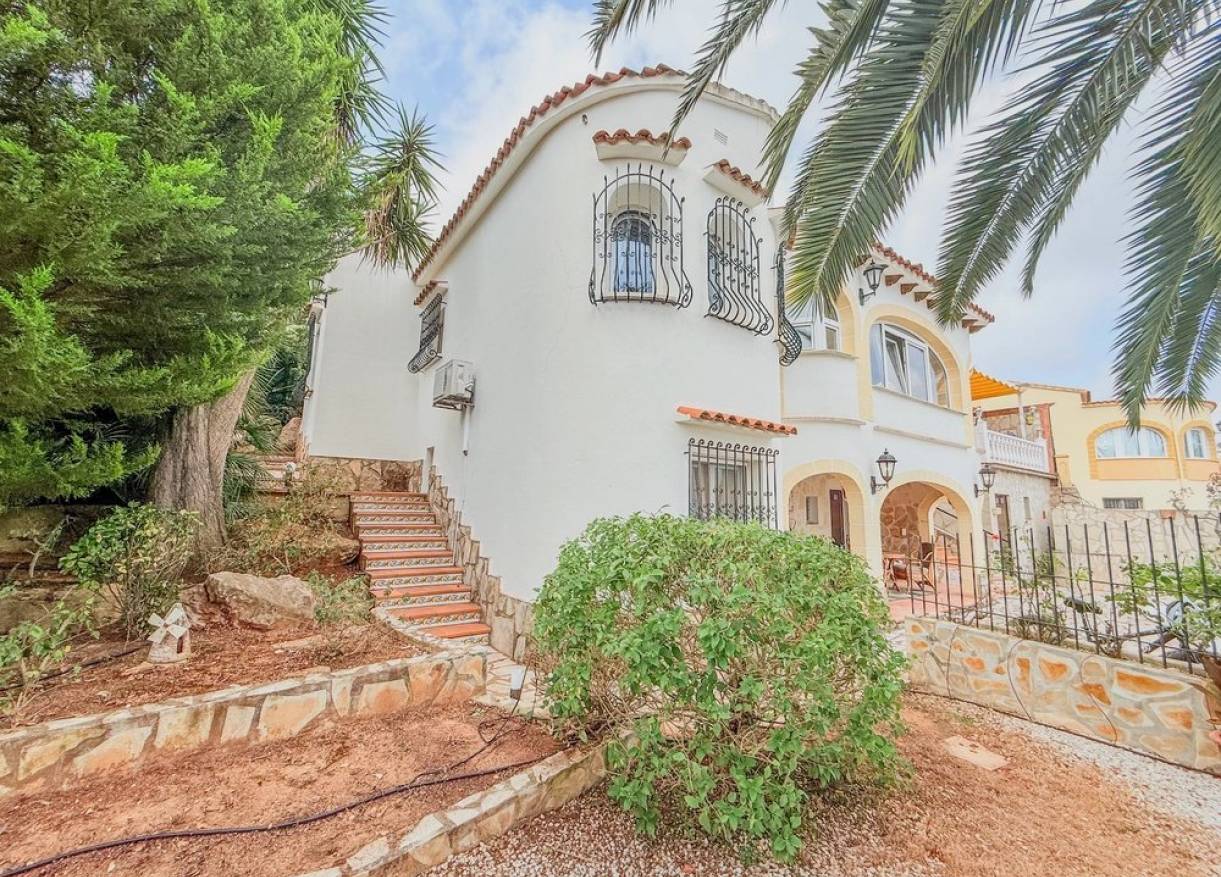 Bestaand - Villa - Denia