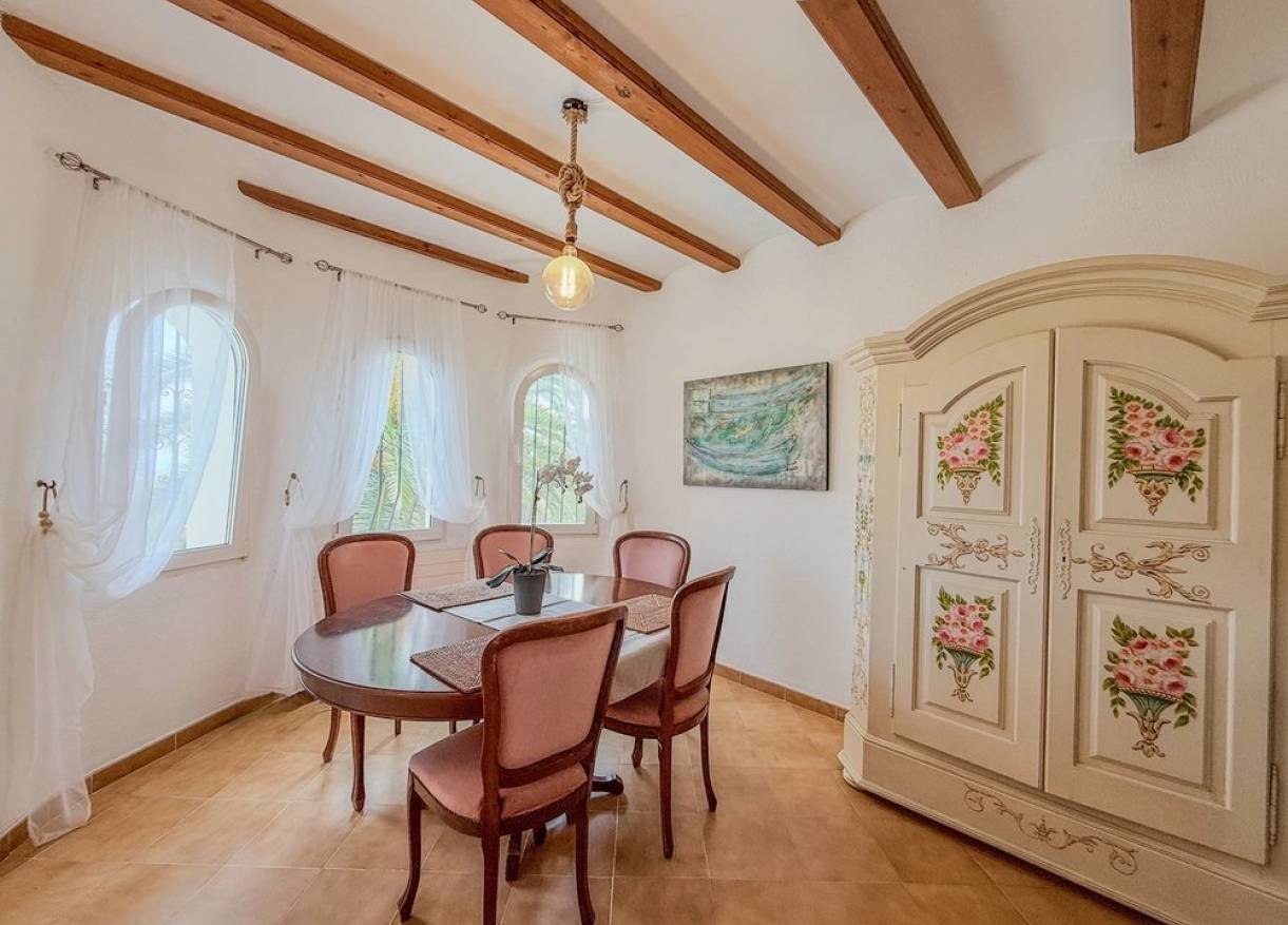 Bestaand - Villa - Denia