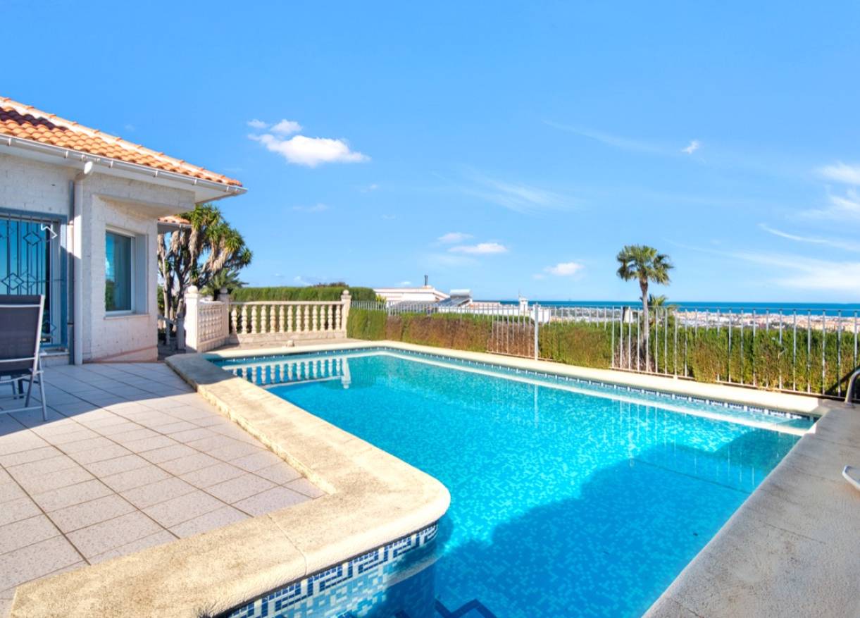 Bestaand - Villa - Denia