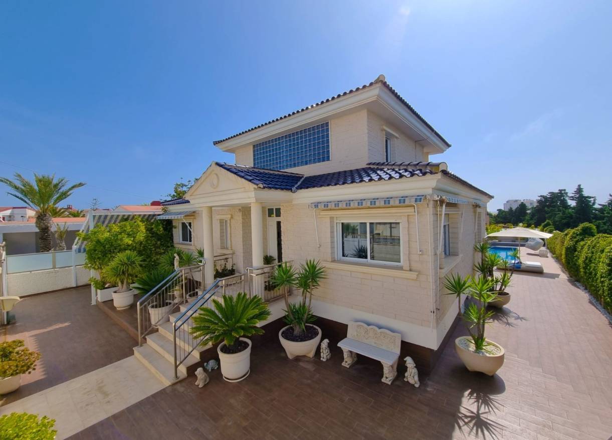 Bestaand - Villa - Torrevieja