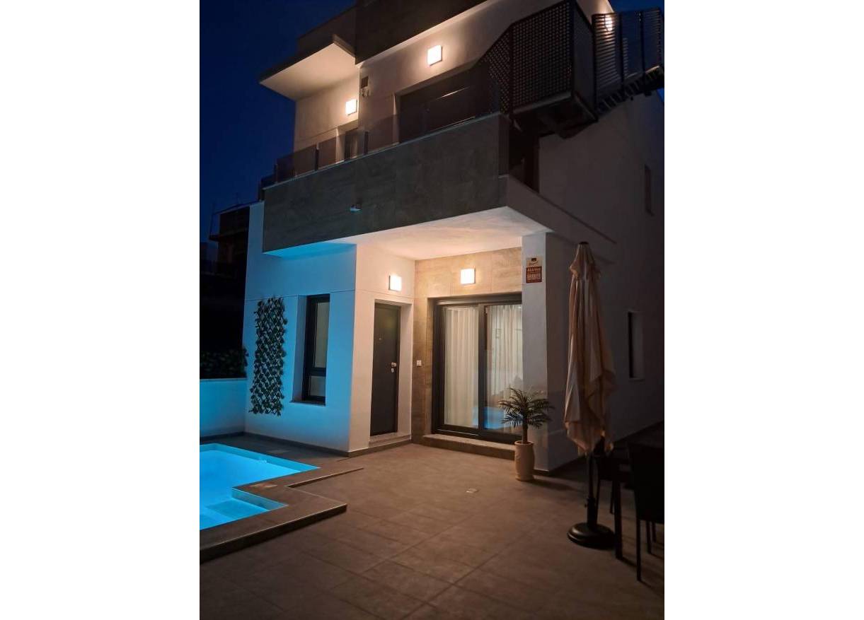 Bestaand - Villa - Torrevieja - La Siesta - El Salado - Torreta