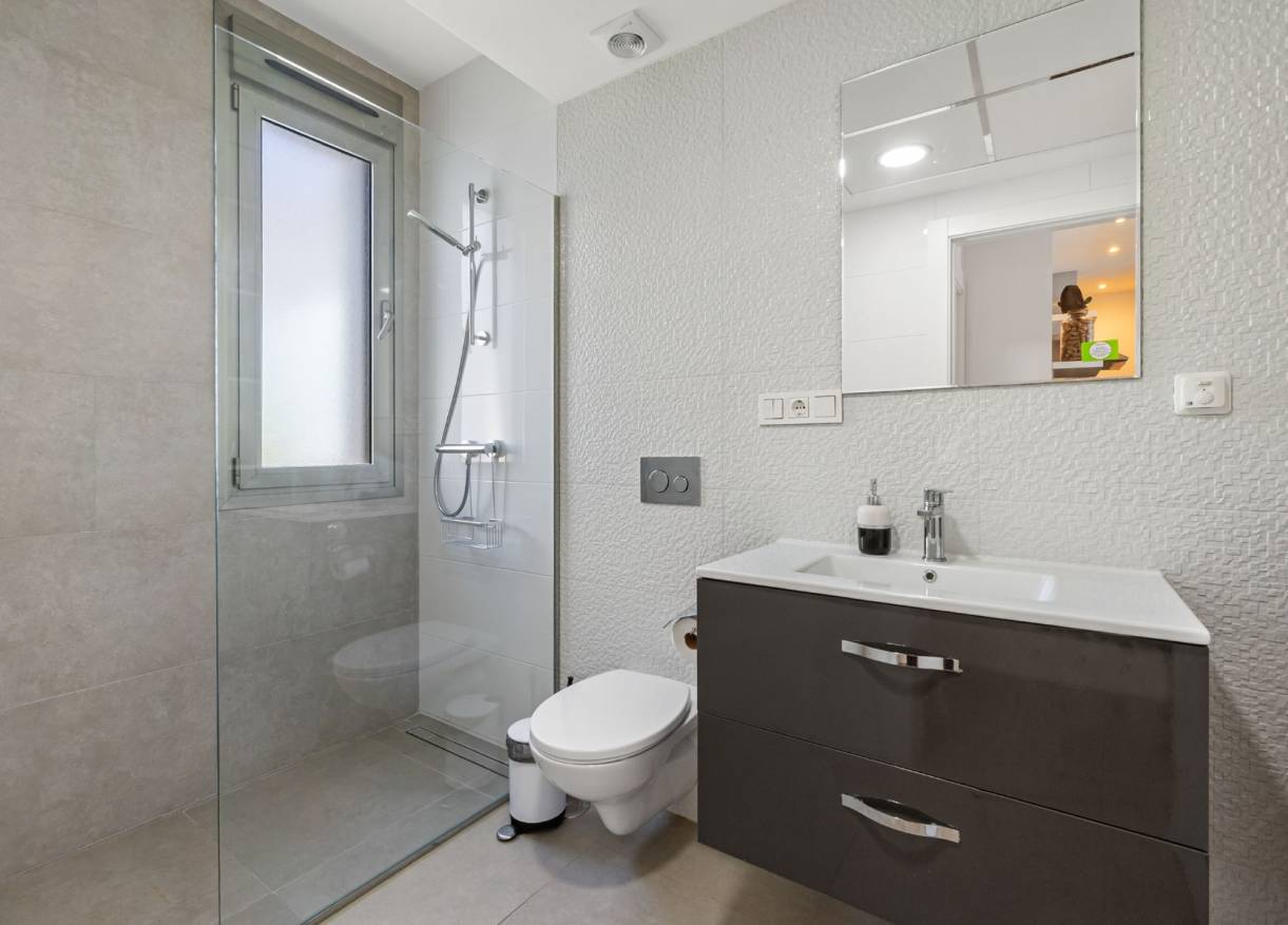 Bestaand - Villa - Orihuela Costa - Villamartin