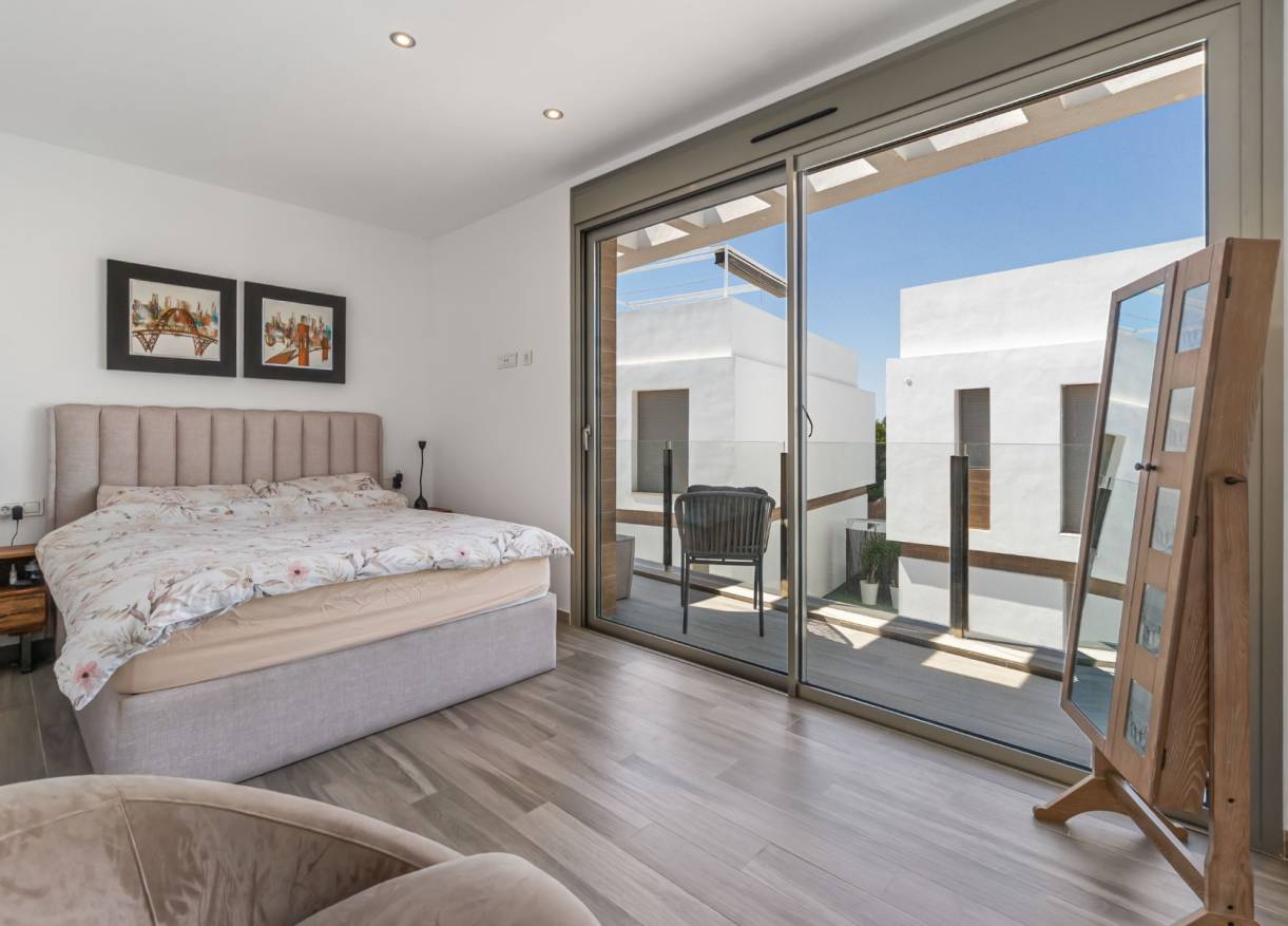 Bestaand - Villa - Orihuela Costa - Villamartin