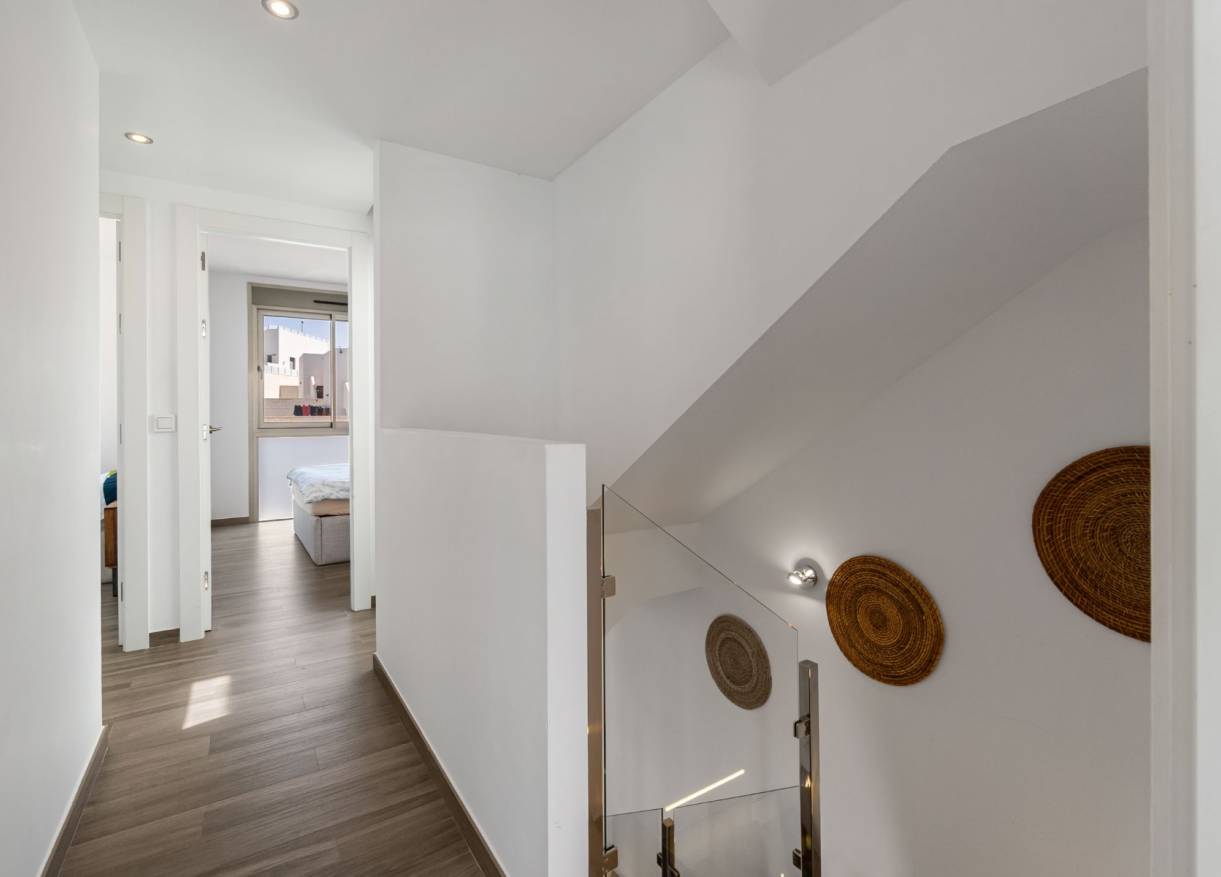 Bestaand - Villa - Orihuela Costa - Villamartin