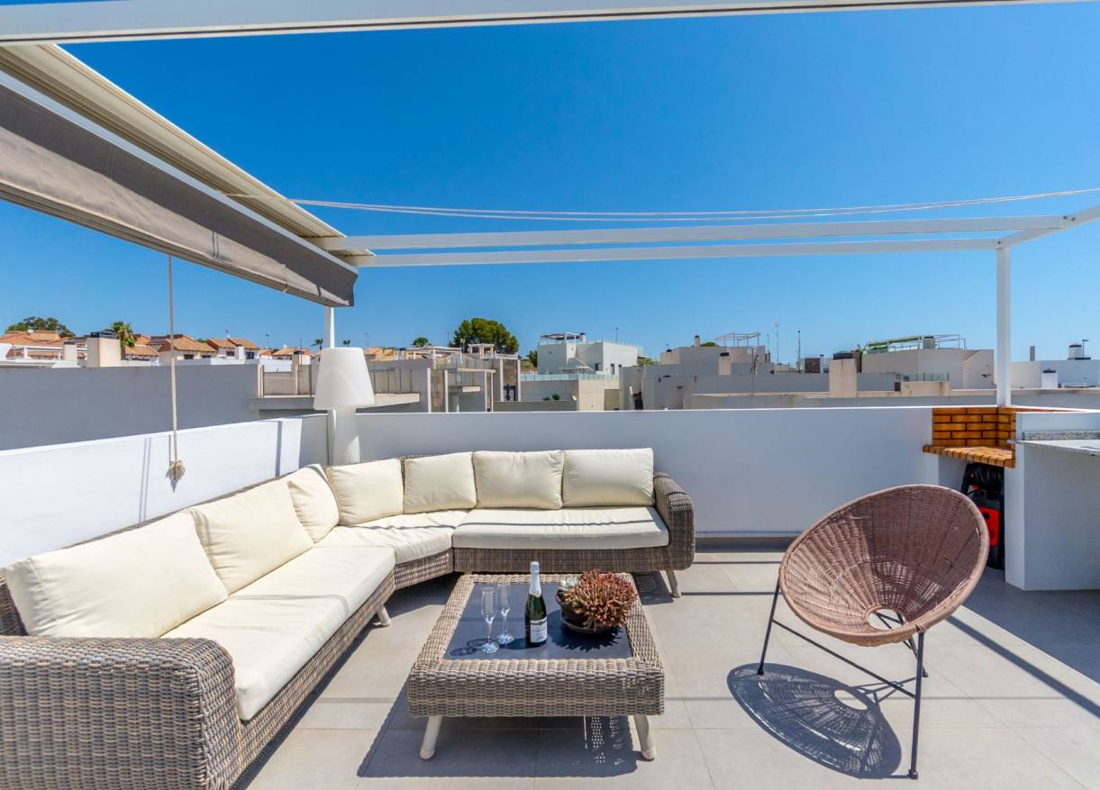 Bestaand - Villa - Orihuela Costa - Villamartin