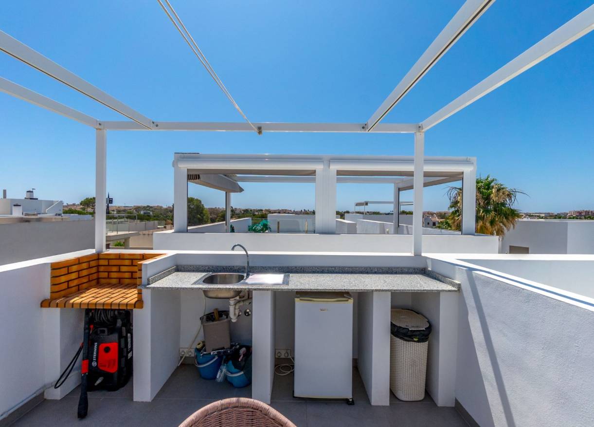 Bestaand - Villa - Orihuela Costa - Villamartin