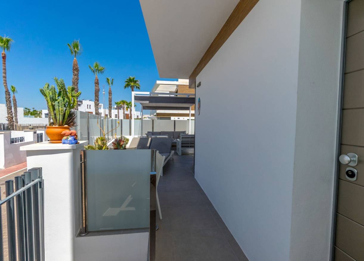 Bestaand - Villa - Orihuela Costa - Villamartin