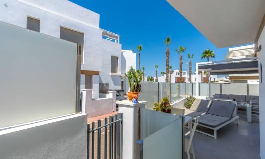 Bestaand - Villa - Orihuela Costa - Villamartin