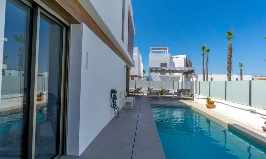 Bestaand - Villa - Orihuela Costa - Villamartin