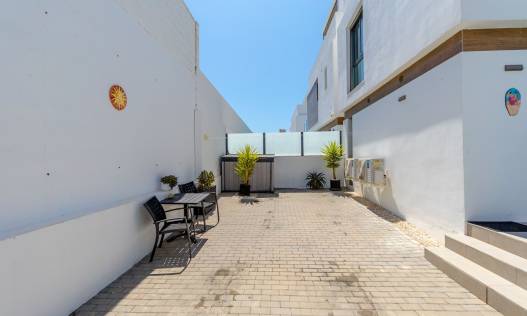 Bestaand - Villa - Orihuela Costa - Villamartin