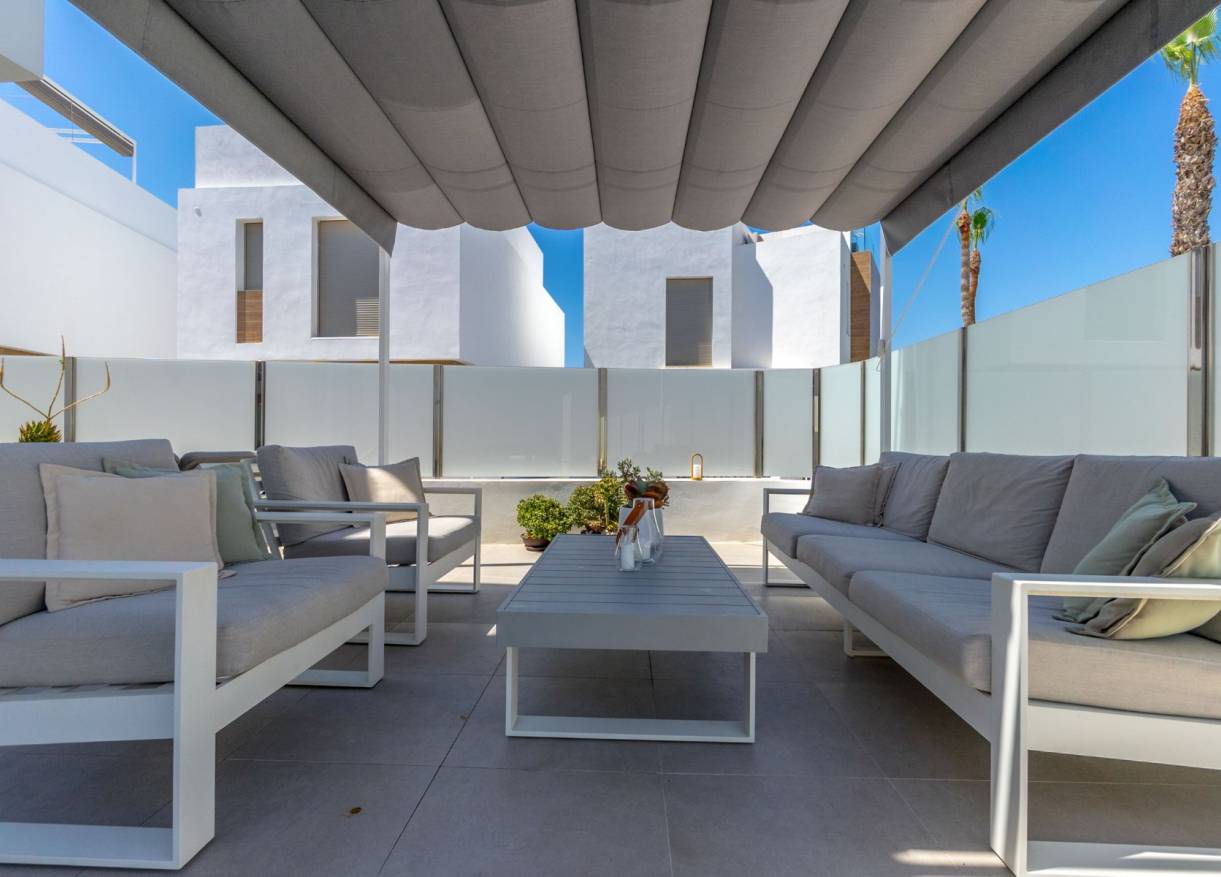 Bestaand - Villa - Orihuela Costa - Villamartin