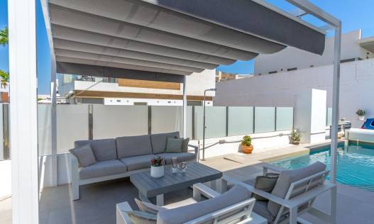 Bestaand - Villa - Orihuela Costa - Villamartin