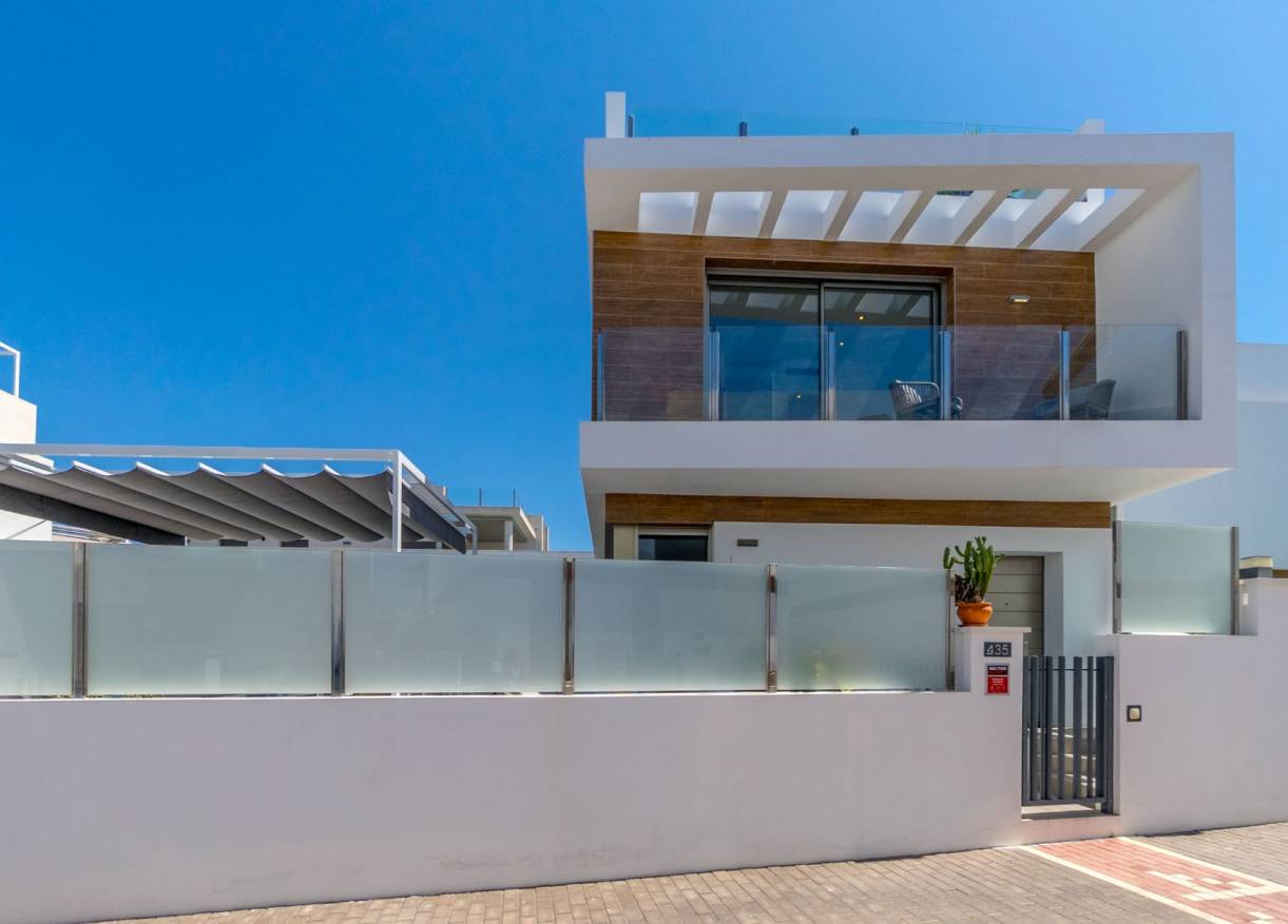 Bestaand - Villa - Orihuela Costa - Villamartin
