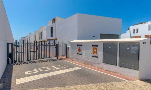 Bestaand - Villa - Orihuela Costa - Villamartin