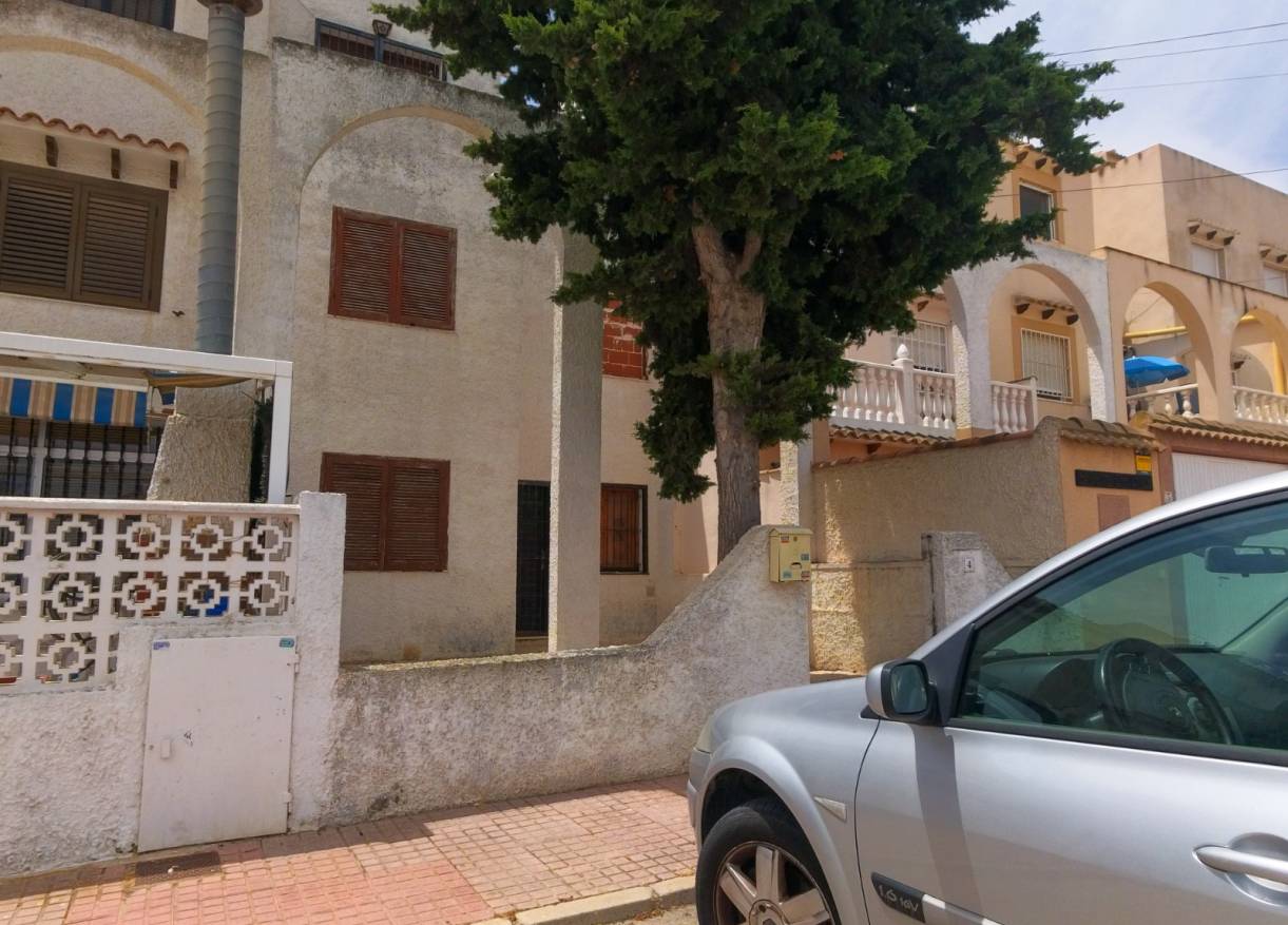 Bestaand - Townhouse / Semi-detached - Torrevieja - Calas blanca