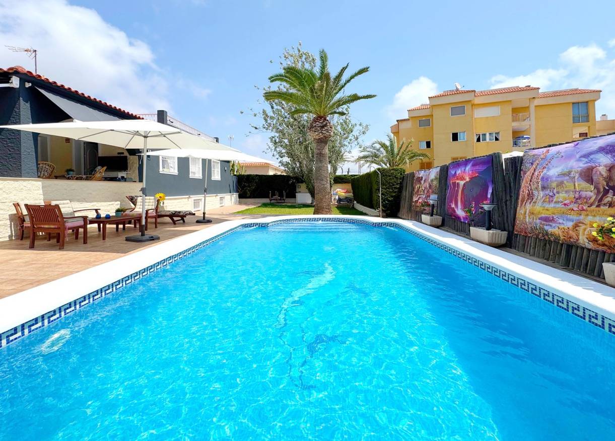 Bestaand - Villa - Torrevieja - Rocio del Mar